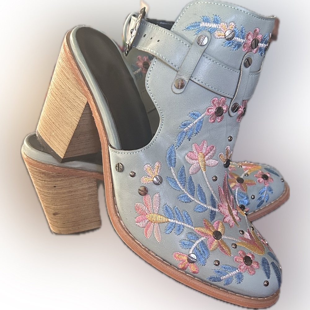Embroidered Floral Women's Heeled Mules